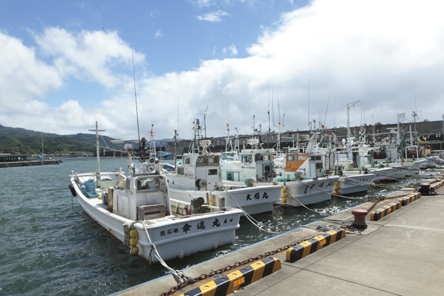 Fish and shellfish raised in the Sea of Japan are landed at Kumaishi Fishing Port
